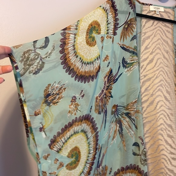 Umgee Boho Feather Floral Print withh Animal Printint Crochet Lace Back Kimono - Picture 5 of 12